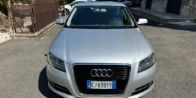 Audi A3 Attraction 1.6 105cv tdi