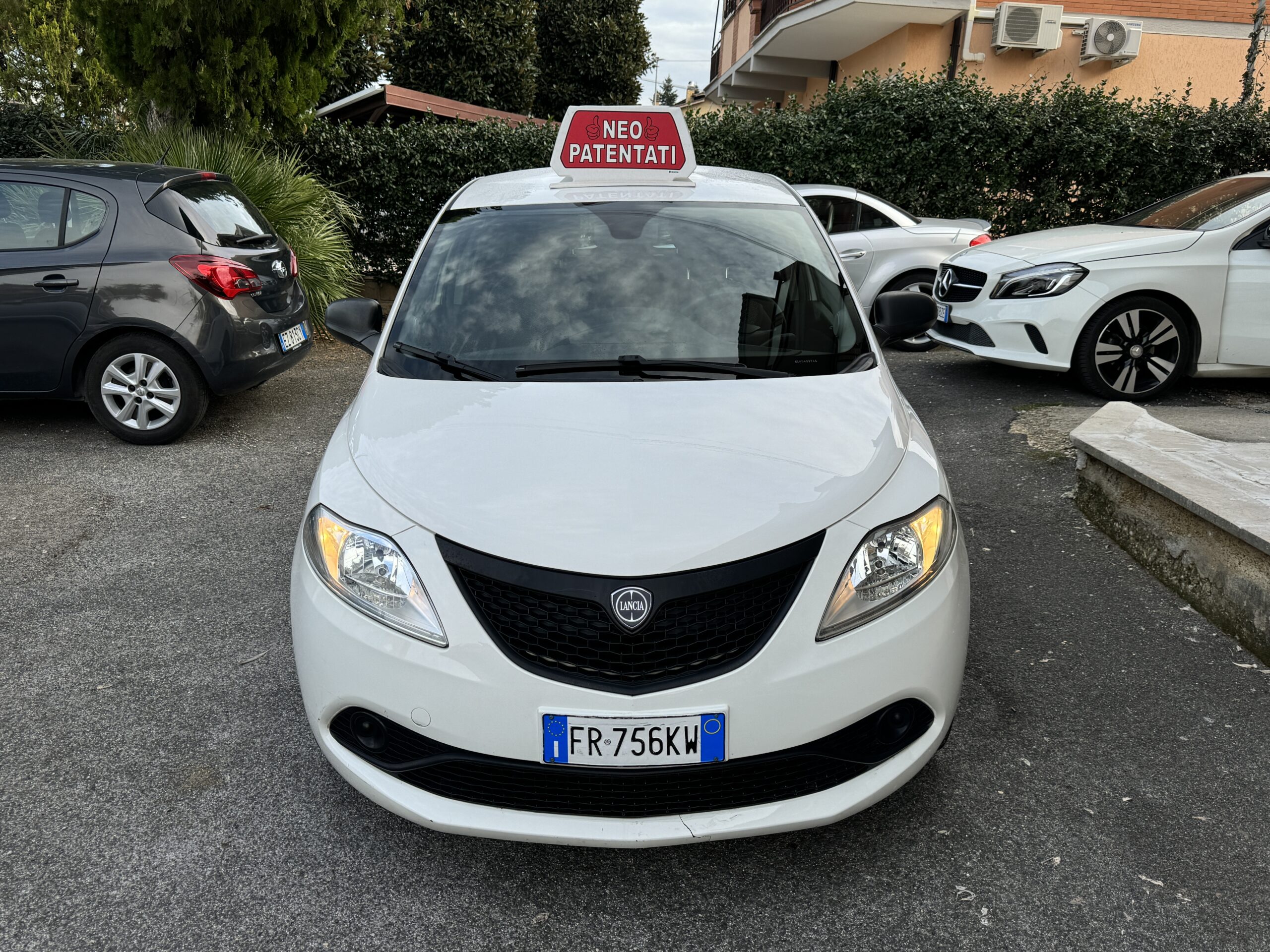 Lancia Ypsilon 1.2 69cv benzina